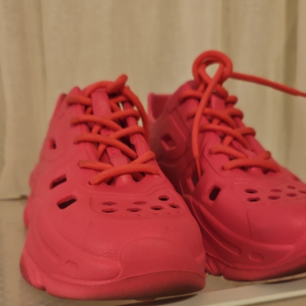 TOP Moda Vibrant Pink Kids Sneakers